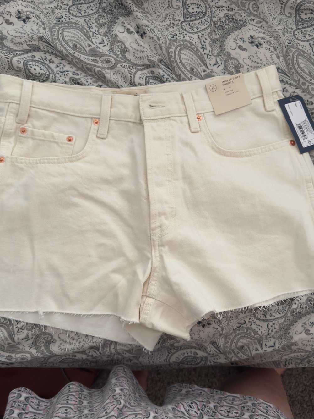 Women’s Khaki Chinos in Cream